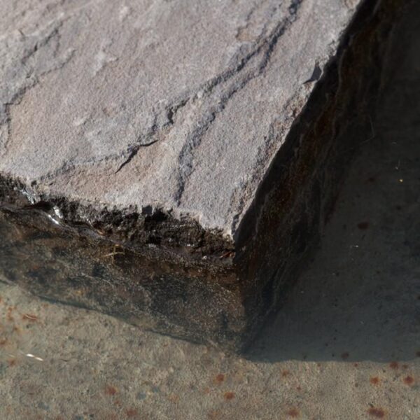 Dark sandstone trappetrin 1 m